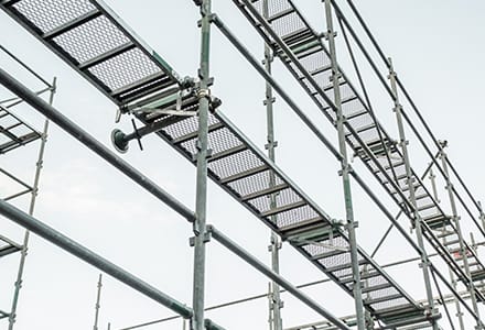 足場もできる塗装屋なので費用も抑えられる！